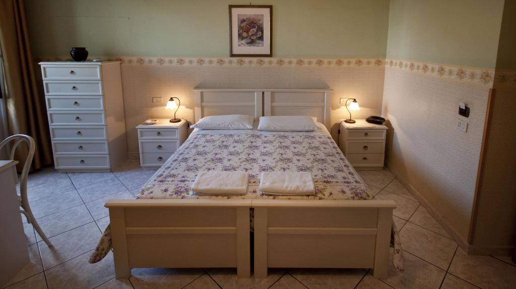 Hotel La Villa Ceccano Kamer foto