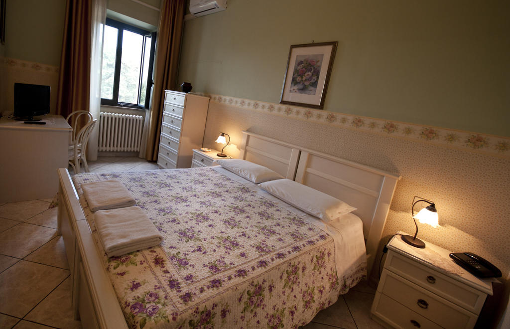 Hotel La Villa Ceccano Kamer foto