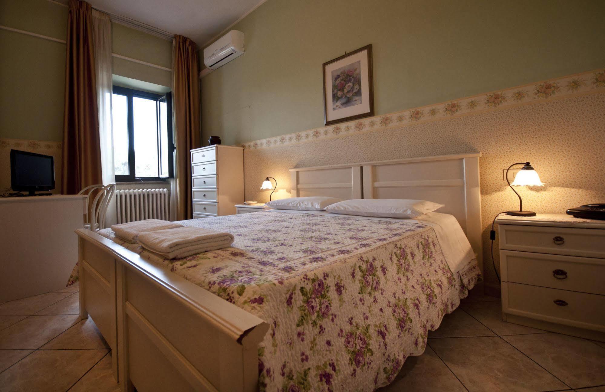 Hotel La Villa Ceccano Buitenkant foto